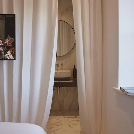 The Townhouse 4*